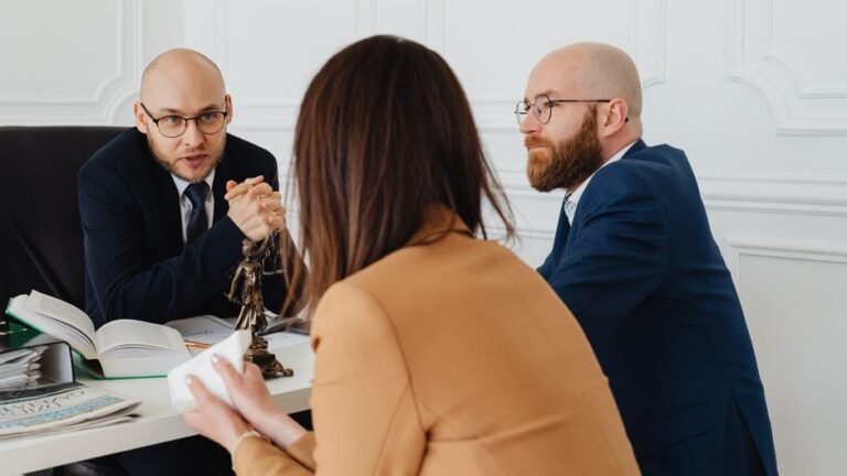 Cómo elegir el mejor abogado laboral para tus necesidades