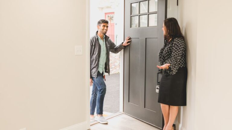 The Essential Role of a Real Estate Agent in Today’s Market