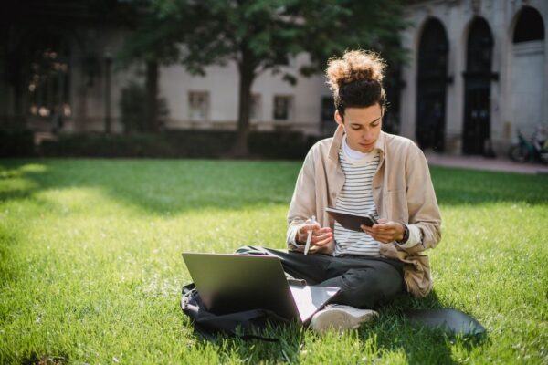 オンラインで学ぶ新しい時代の認定大学