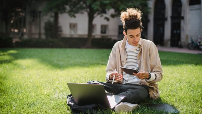 オンラインで学ぶ新しい時代の認定大学