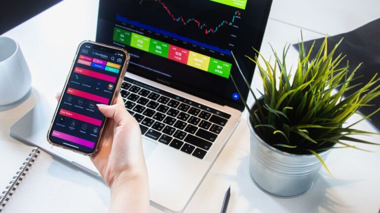 El Futuro del Desarrollo de Aplicaciones Móviles: Tendencias y Estrategias