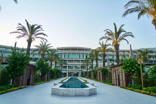 The Allure of Luxury Hotels: An Indulgent Escape