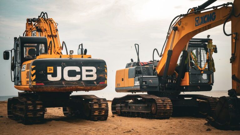 Maximizing Efficiency with Excavator Rentals