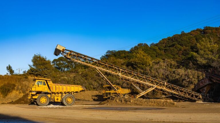 The Essential Role of Mining Equipment Suppliers in the Industry