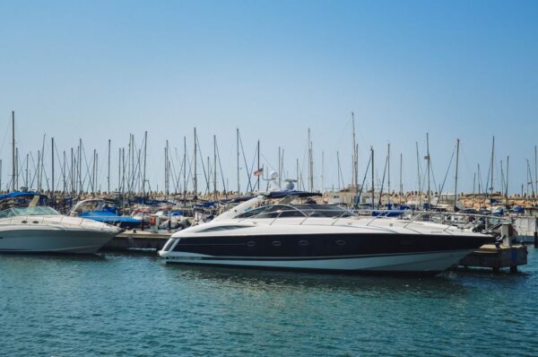 Alquiler de yates: La experiencia de lujo en el mar