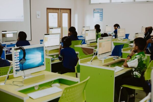 子供のためのプログラミング教室の重要性とメリット
