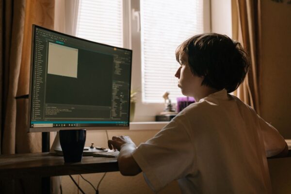 子供のためのプログラミング教室の重要性と選び方