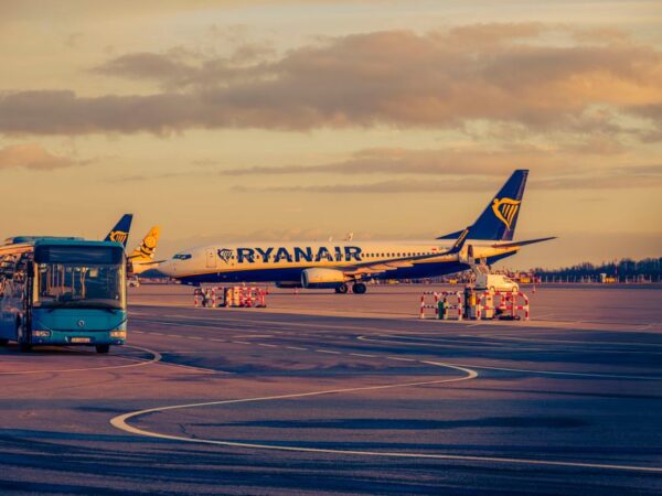 The Essential Guide to Airport Shuttle Services