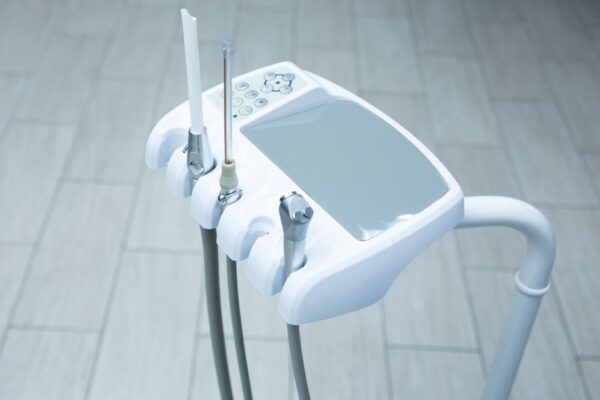 Choosing the Right Dental Equipment Supplier for Your Practice