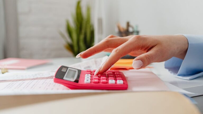 Maximizing Your Business Efficiency with Bookkeeping Services