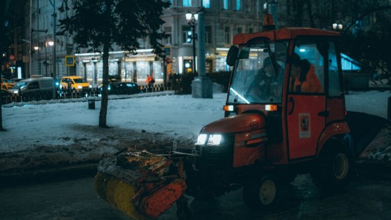 除雪 業者 契約: 雪の季節に備えるためのガイド