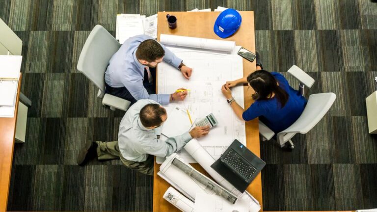 Navigating the World of Staffing Agencies: A Comprehensive Guide