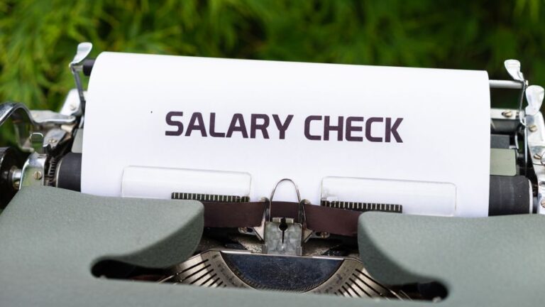 The Comprehensive Guide to Payroll Outsourcing: Benefits and Best Practices